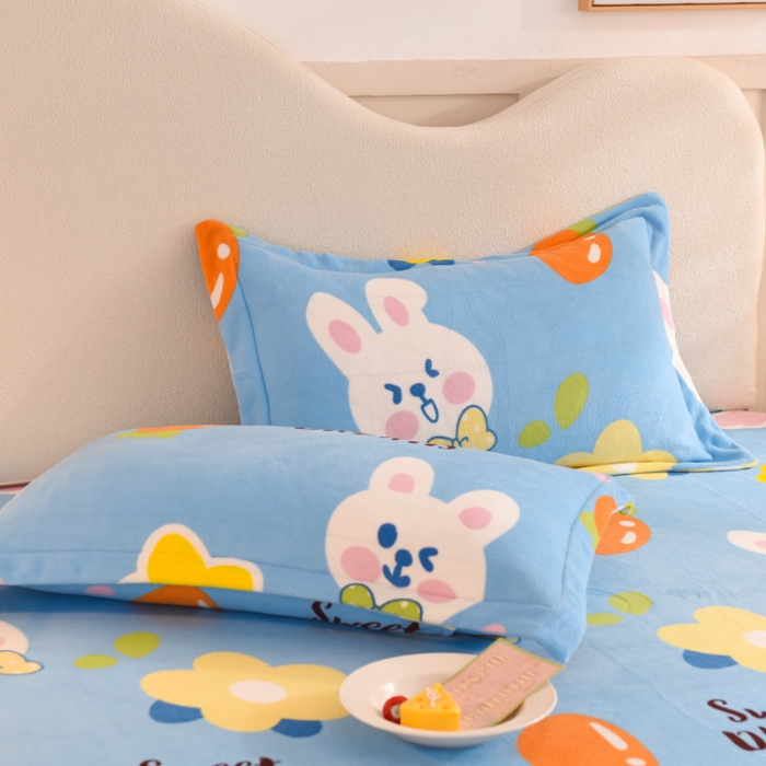 91家纺网 家纺一手货源 找家纺 甜之梦家纺 2025新款印花牛奶绒单品枕套 爱心萌兔