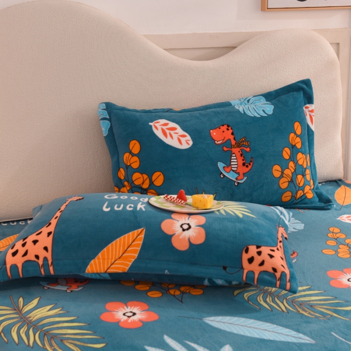 91家纺网 家纺一手货源 找家纺 甜之梦家纺 2025新款印花牛奶绒单品枕套 动物乐园