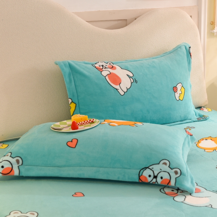 91家纺网 家纺一手货源 找家纺 甜之梦家纺 2025新款印花牛奶绒单品枕套 乖乖熊