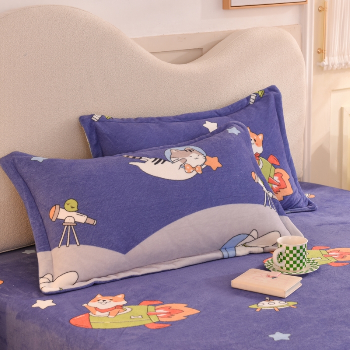 91家纺网 家纺一手货源 找家纺 甜之梦家纺 2025新款印花牛奶绒单品枕套 猫星球