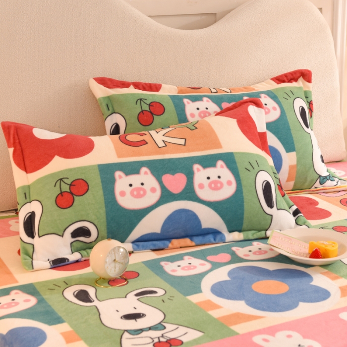 91家纺网 家纺一手货源 找家纺 甜之梦家纺2025新款印花牛奶绒单品枕套 萌宠跳跳