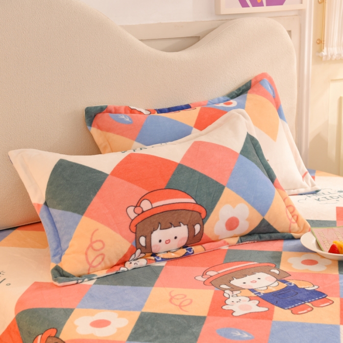 91家纺网 家纺一手货源 找家纺 甜之梦家纺 2025新款印花牛奶绒单品枕套 校园女孩