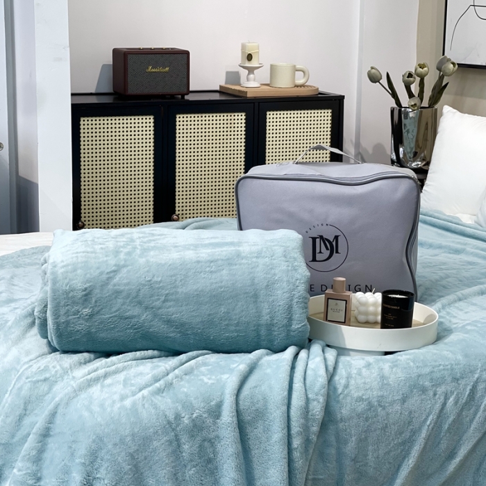 91家纺网 家纺一手货源 找家纺 缔缦 2022新款More design毛毯 丹麦毯 水绿