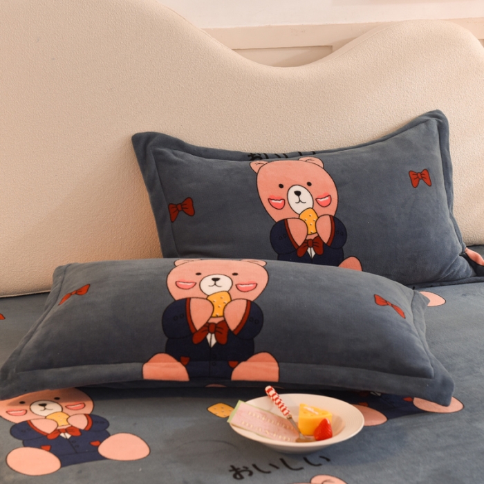 91家纺网 家纺一手货源 找家纺 甜之梦家纺 2025新款印花牛奶绒单品枕套雪花熊