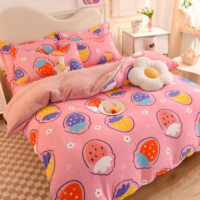 91家纺网 家纺一手货源 找家纺 甜之梦家纺 2025新款印花牛奶绒单品四件套粉红草莓