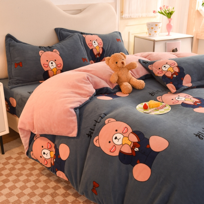 91家纺网 家纺一手货源 找家纺 甜之梦家纺 2025新款印花牛奶绒单品四件套 雪花熊