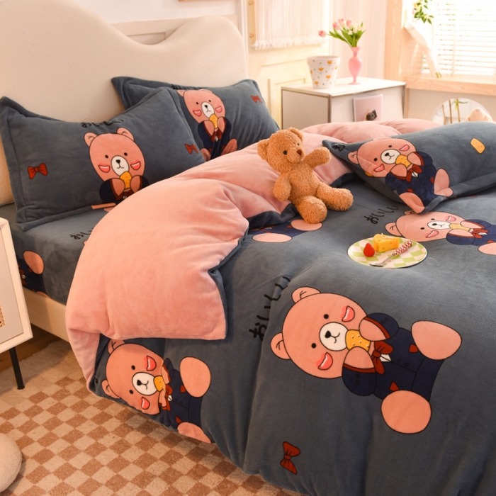 91家纺网 家纺一手货源 找家纺 甜之梦家纺 2025新款印花牛奶绒单品四件套 雪花熊