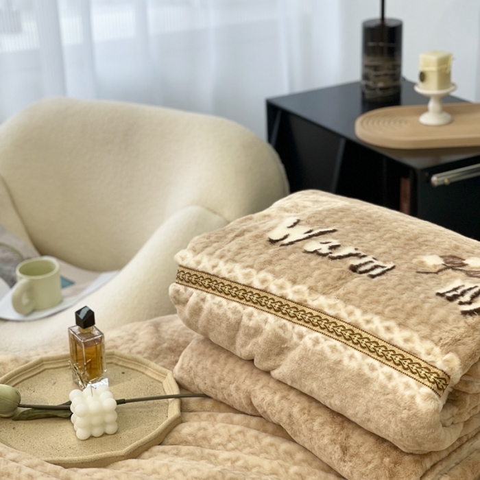 91家纺网 家纺一手货源 找家纺 缔缦 2022新款More design毛毯 裘皮毯 卡其