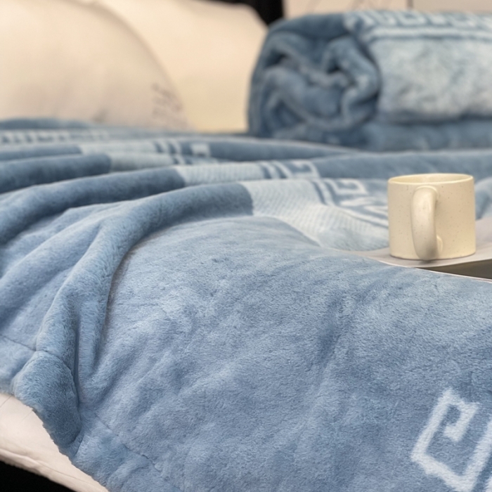 91家纺网 家纺一手货源 找家纺 缔缦 2022新款More design毛毯 裘皮毯 蓝色