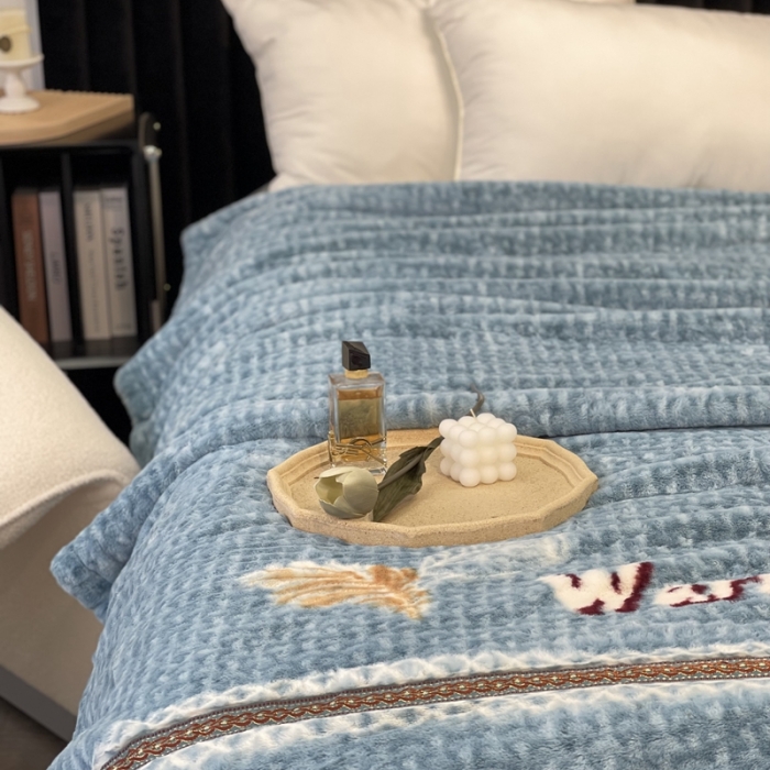 91家纺网 家纺一手货源 找家纺 缔缦 2022新款More design毛毯 裘皮毯 蓝色-叶子