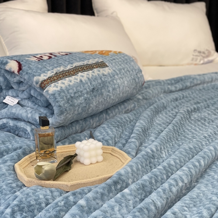 91家纺网 家纺一手货源 找家纺 缔缦 2022新款More design毛毯 裘皮毯 蓝色-叶子