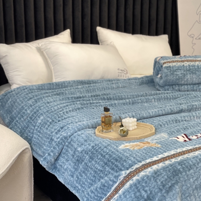 91家纺网 家纺一手货源 找家纺 缔缦 2022新款More design毛毯 裘皮毯 蓝色-叶子