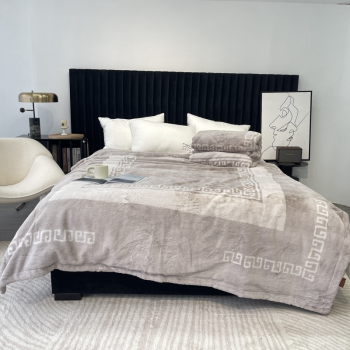 91家纺网 家纺一手货源 找家纺 缔缦 2022新款More design毛毯 裘皮毯 驼色