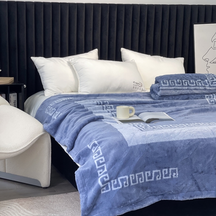 91家纺网 家纺一手货源 找家纺 缔缦 2022新款More design毛毯 裘皮毯 雾蓝