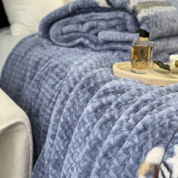 91家纺网 家纺一手货源 找家纺 缔缦 2022新款More design毛毯 裘皮毯 雾蓝-叶子