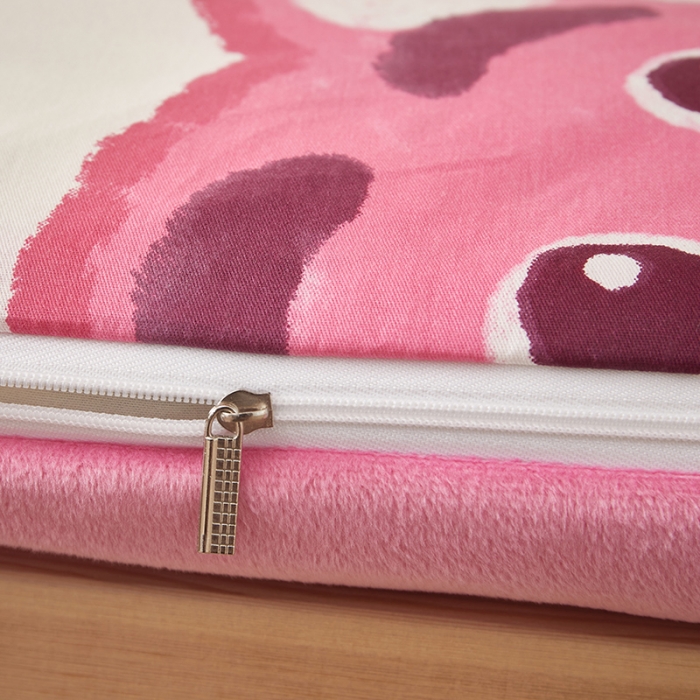 91家纺网 家纺一手货源 找家纺 怡家居  2023新款棉加水晶绒开学季学生床垫套 草莓熊