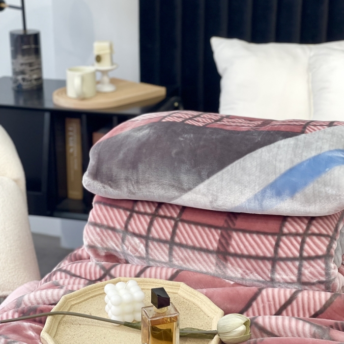 91家纺网 家纺一手货源 找家纺 缔缦 2022新款More design毛毯 水柔毯 M-粉色