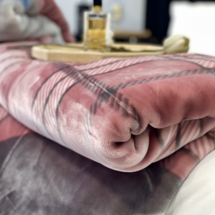 91家纺网 家纺一手货源 找家纺 缔缦 2022新款More design毛毯 水柔毯 M-粉色