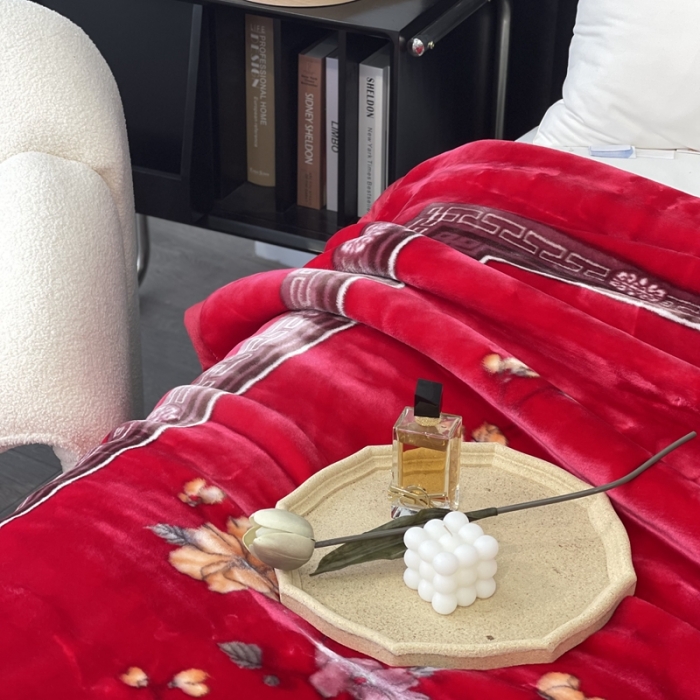 91家纺网 家纺一手货源 找家纺 缔缦 2022新款More design毛毯 水柔毯 大红