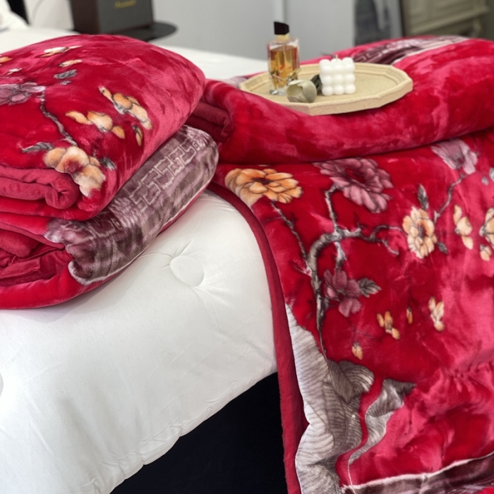 91家纺网 家纺一手货源 找家纺 缔缦 2022新款More design毛毯 水柔毯 大红