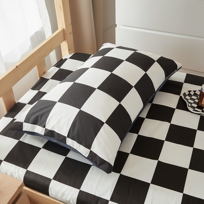 91家纺网 家纺一手货源 找家纺 怡家居  2023新款棉加水晶绒开学季学生床垫套 黑白格