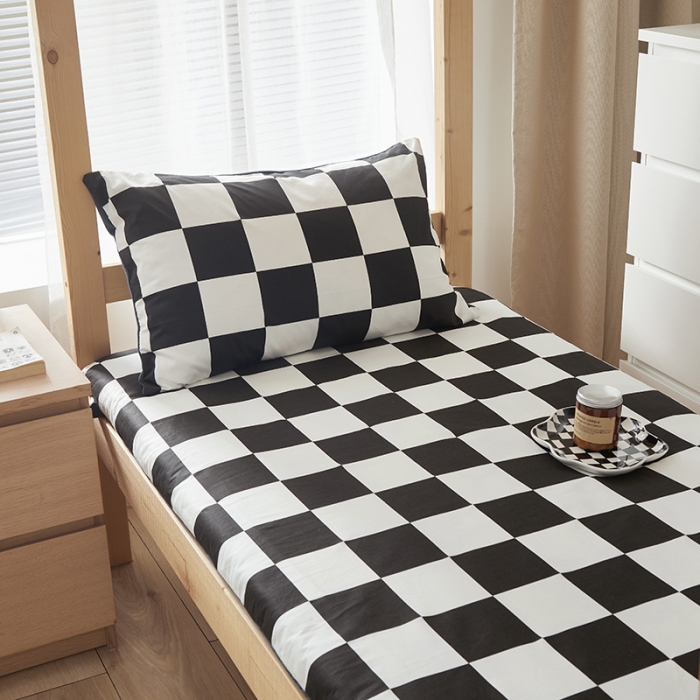 91家纺网 家纺一手货源 找家纺 怡家居  2023新款棉加水晶绒开学季学生床垫套 黑白格