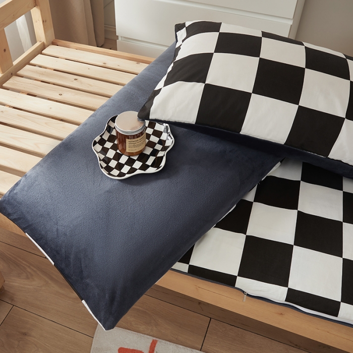 91家纺网 家纺一手货源 找家纺 怡家居  2023新款棉加水晶绒开学季学生床垫套 黑白格