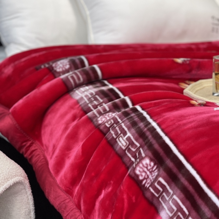 91家纺网 家纺一手货源 找家纺 缔缦 2022新款More design毛毯 水柔毯 大红