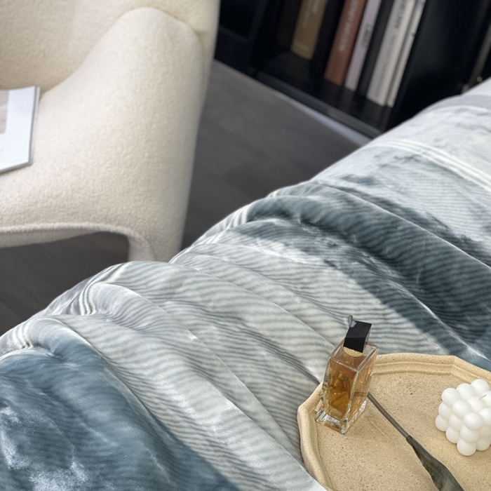 91家纺网 家纺一手货源 找家纺 缔缦 2022新款More design毛毯 水柔毯 灰色