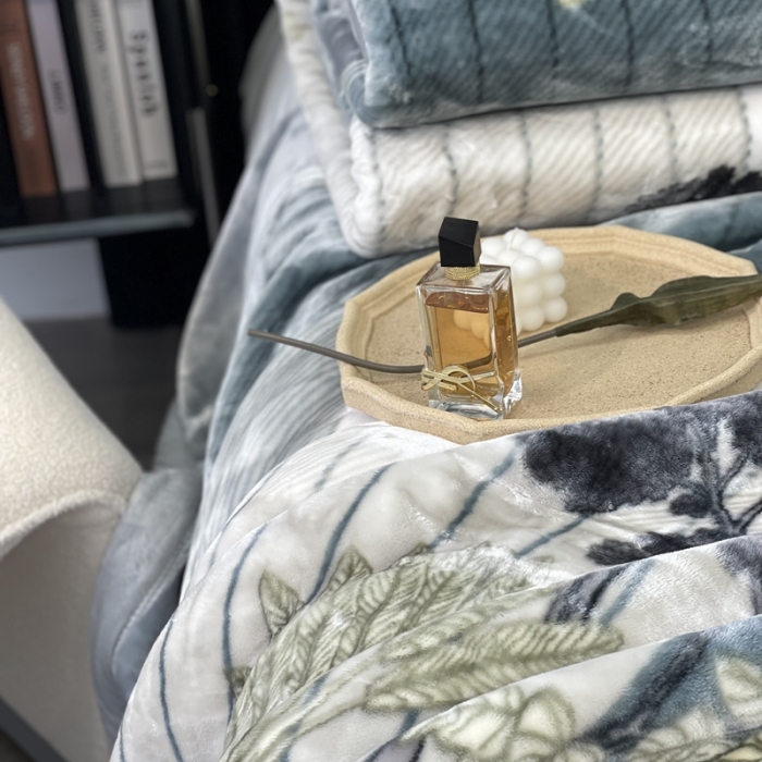 91家纺网 家纺一手货源 找家纺 缔缦 2022新款More design毛毯 水柔毯 灰色