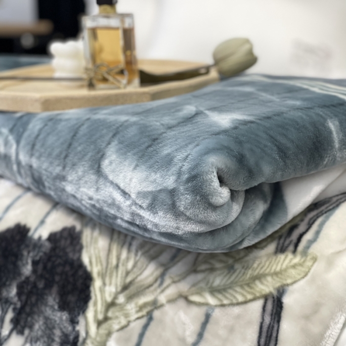 91家纺网 家纺一手货源 找家纺 缔缦 2022新款More design毛毯 水柔毯 灰色