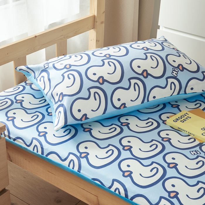 91家纺网 家纺一手货源 找家纺 怡家居  2023新款棉加水晶绒开学季学生床垫套 你好鸭