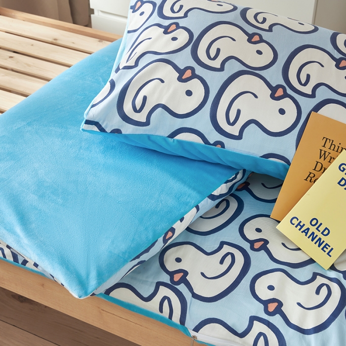 91家纺网 家纺一手货源 找家纺 怡家居  2023新款棉加水晶绒开学季学生床垫套 你好鸭