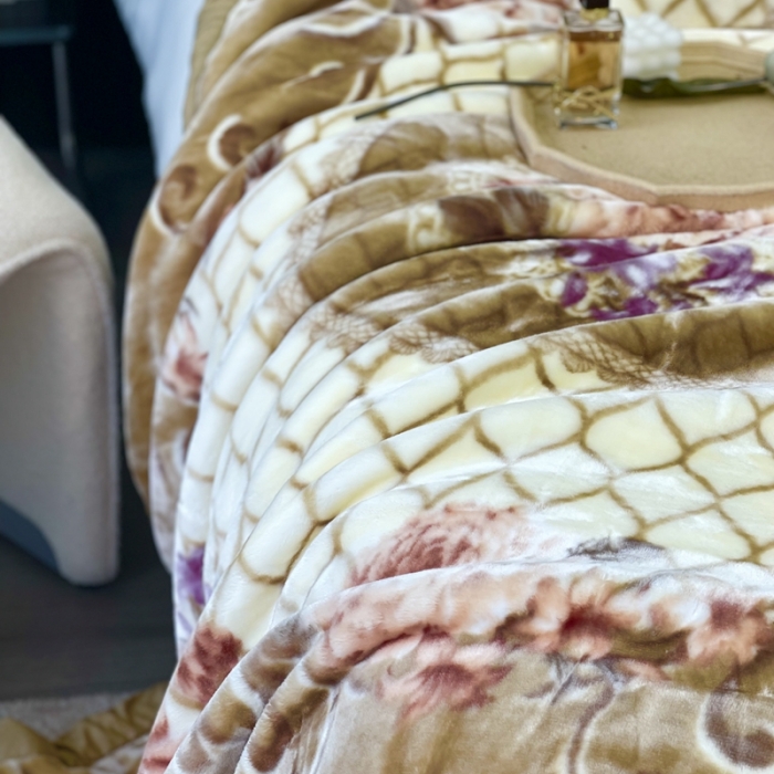 91家纺网 家纺一手货源 找家纺 缔缦 2022新款More design毛毯 水柔毯 卡其