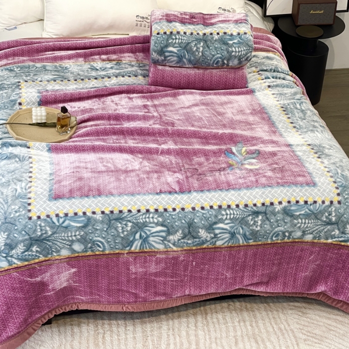 91家纺网 家纺一手货源 找家纺 缔缦 2022新款More design毛毯 水柔毯 玫红