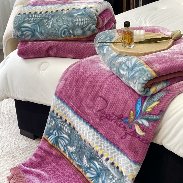 91家纺网 家纺一手货源 找家纺 缔缦 2022新款More design毛毯 水柔毯 玫红