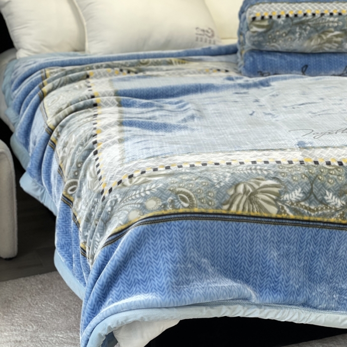 91家纺网 家纺一手货源 找家纺 缔缦 2022新款More design毛毯 水柔毯 雾蓝