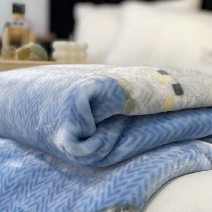 91家纺网 家纺一手货源 找家纺 缔缦 2022新款More design毛毯 水柔毯 雾蓝