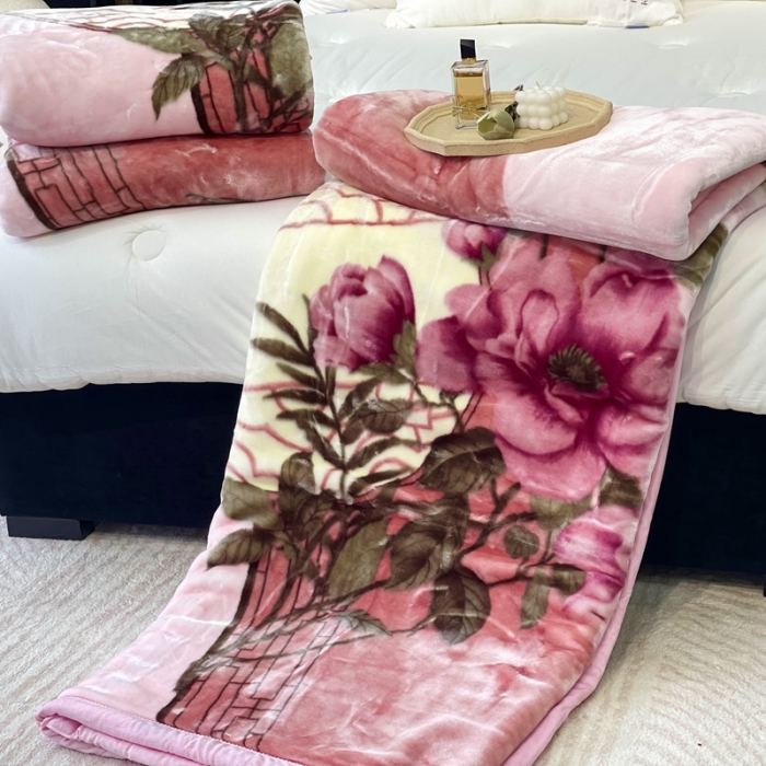 91家纺网 家纺一手货源 找家纺 缔缦 2022新款More design毛毯 水柔毯 粉色