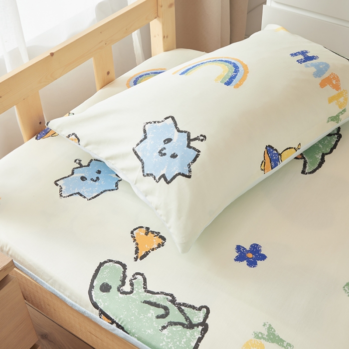 91家纺网 家纺一手货源 找家纺 怡家居  2023新款棉加水晶绒开学季学生床垫套 小恐龙