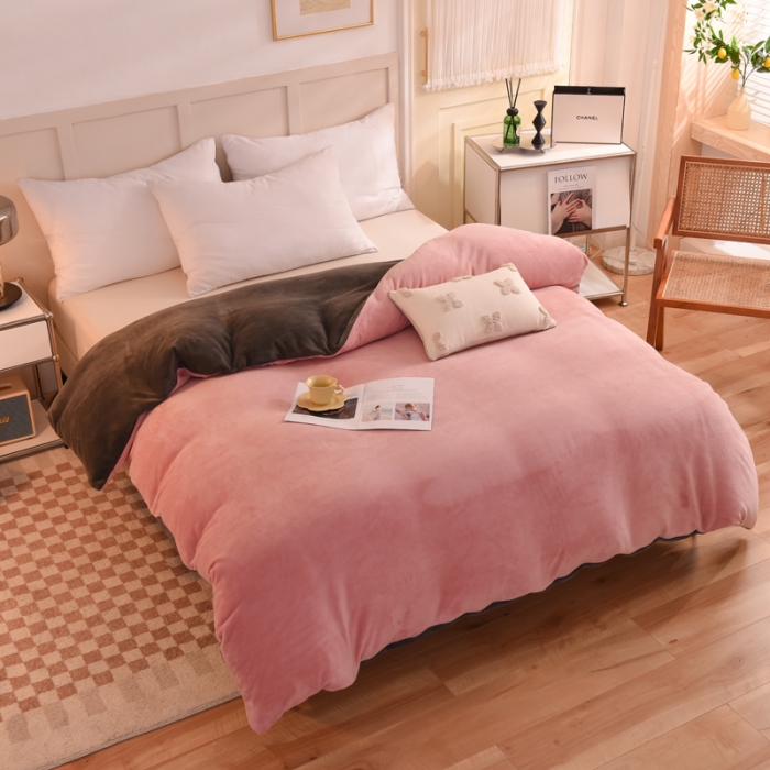 91家纺网 家纺一手货源 找家纺 甜之梦2025牛奶绒纯色拼色单品四件套被套（可定制尺寸）淡粉加深灰拼色