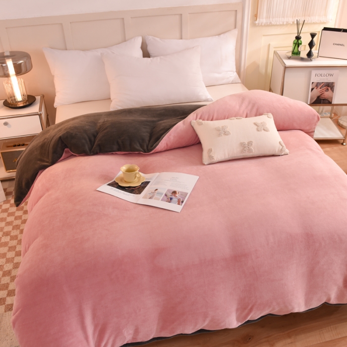 91家纺网 家纺一手货源 找家纺 甜之梦2025牛奶绒纯色拼色单品四件套被套（可定制尺寸）淡粉加深灰拼色