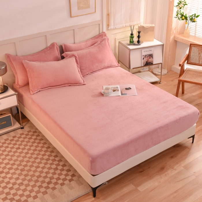 91家纺网 家纺一手货源 找家纺 甜之梦  2025牛奶绒纯色拼色单品四件套床笠（可定制尺寸）淡粉加深灰拼色