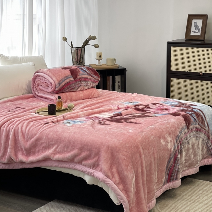 91家纺网 家纺一手货源 找家纺 缔缦 2022新款More design毛毯 天鹅绒毯 粉色