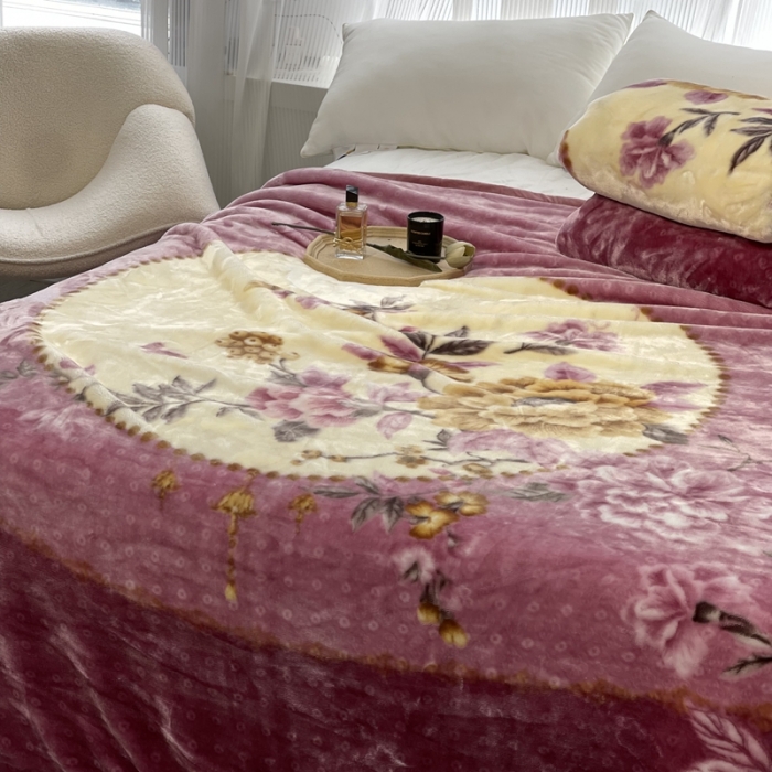 91家纺网 家纺一手货源 找家纺 缔缦 2022新款More design毛毯 天鹅绒毯 粉紫色