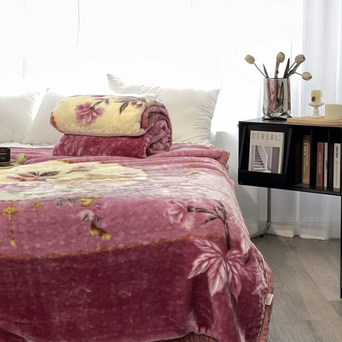 91家纺网 家纺一手货源 找家纺 缔缦 2022新款More design毛毯 天鹅绒毯 粉紫色