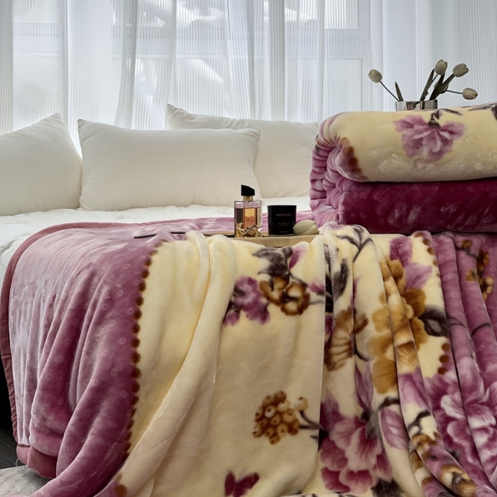 91家纺网 家纺一手货源 找家纺 缔缦 2022新款More design毛毯 天鹅绒毯 粉紫色