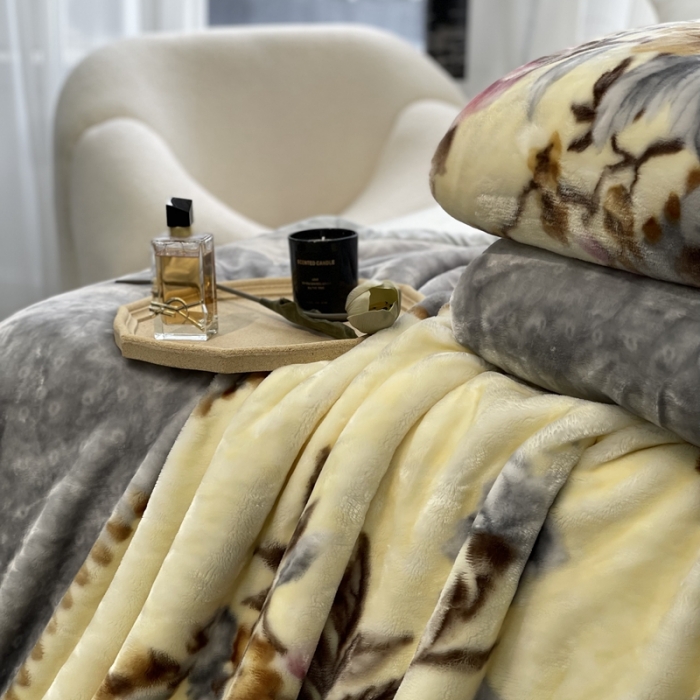 91家纺网 家纺一手货源 找家纺 缔缦 2022新款More design毛毯 天鹅绒毯 灰色