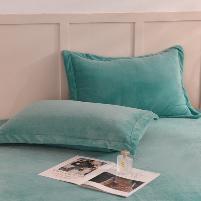 91家纺网 家纺一手货源 找家纺 甜之梦 2025新款牛奶绒单品枕套一对 湖绿拼色
