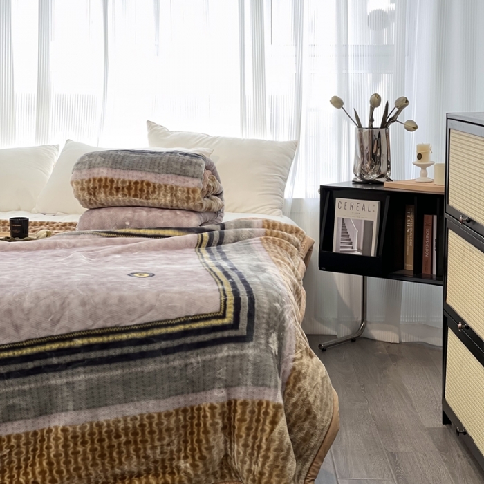 91家纺网 家纺一手货源 找家纺 缔缦 2022新款More design毛毯 天鹅绒毯 卡其